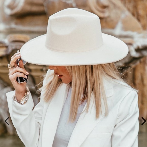 @_theboutique_ Accessories - 🔥LAST ONE!🔥Western Felted Fedora / Rancher Hat